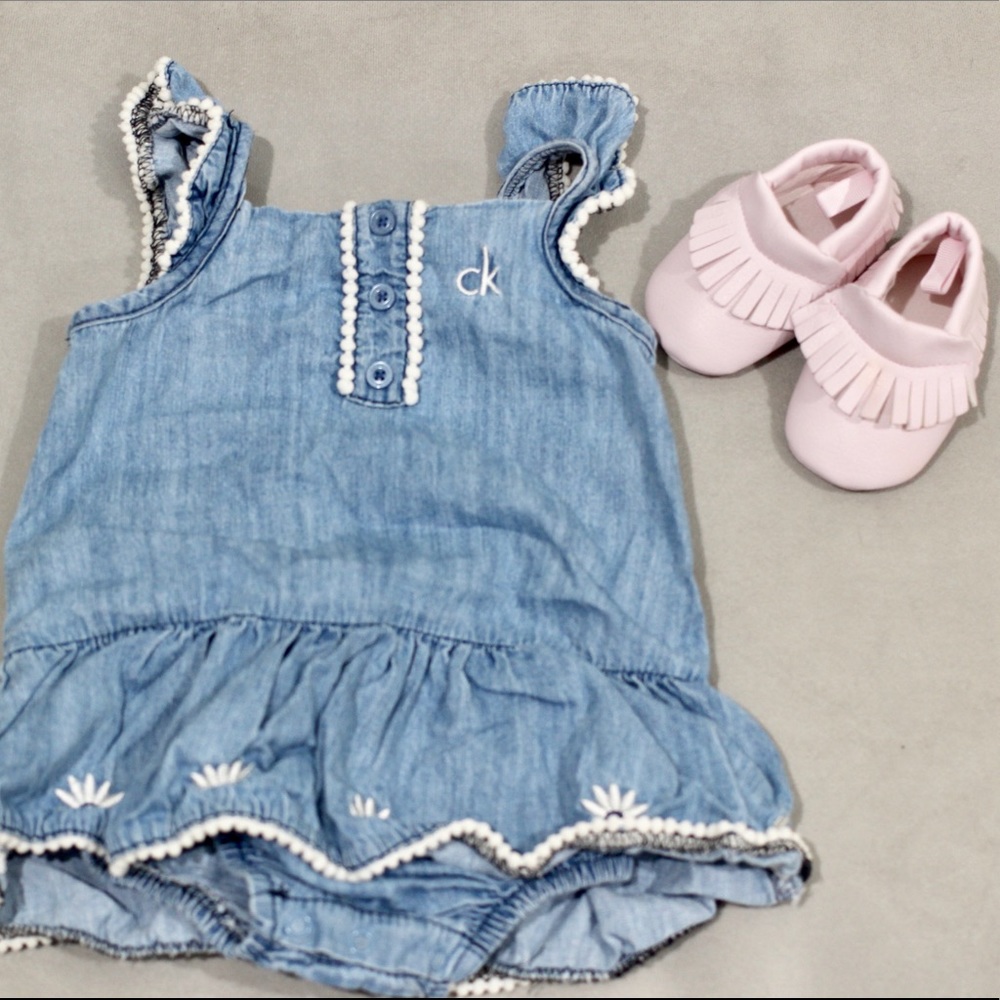 Baby girl Calvin Klein suit size 18m